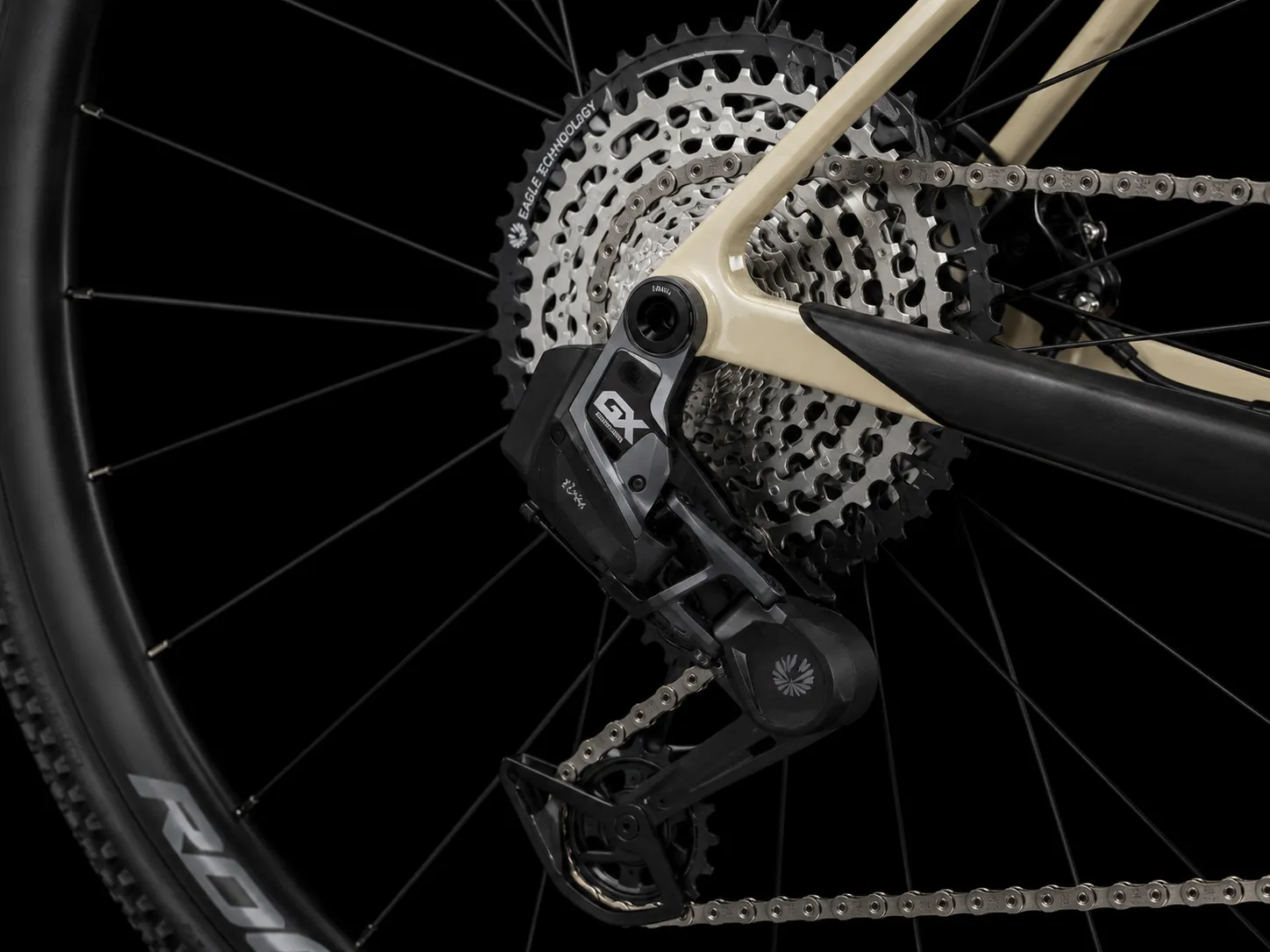 Santa Cruz Stigmata Rival AXS – Carbon CC Gravel Bike mit SRAM GX Eagle AXS T-Type (1x12), Easton EC70 Carbon-Sattelstütze & Maxxis Rambler 45c – Image 3
