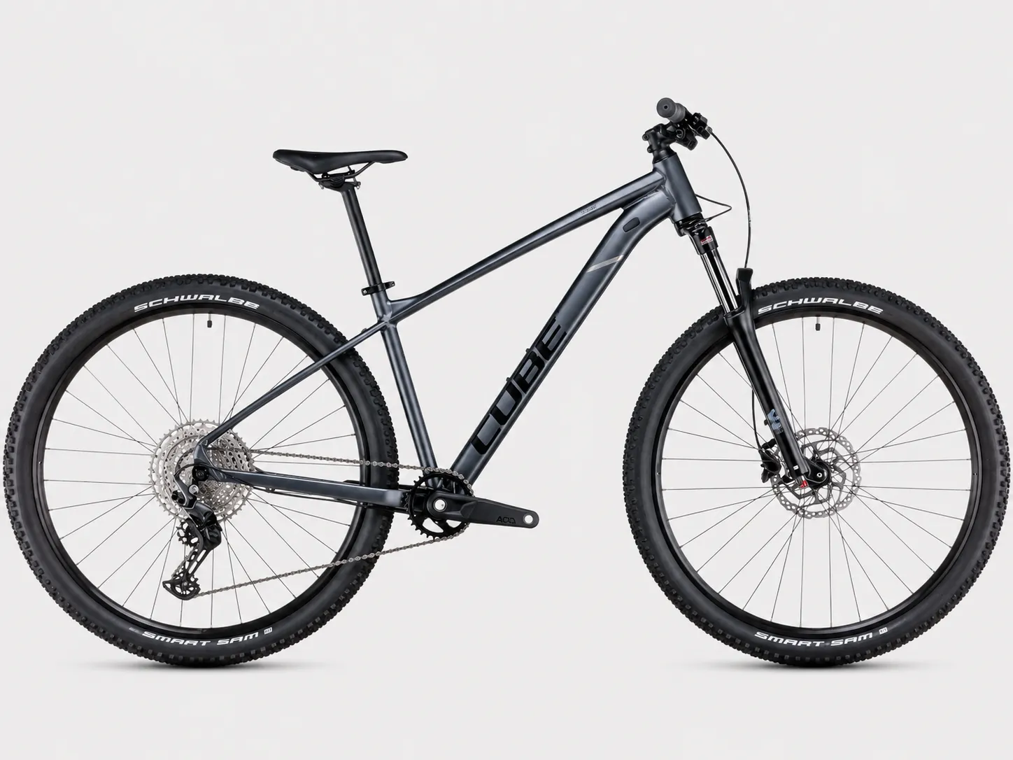 CUBE Attention Pro – Aluminium Hardtail MTB mit SR Suntour X1-32 AIR 100mm, Shimano Deore 12-Speed, ACID MTB Pro Kurbel & Shimano MT200 Bremsen