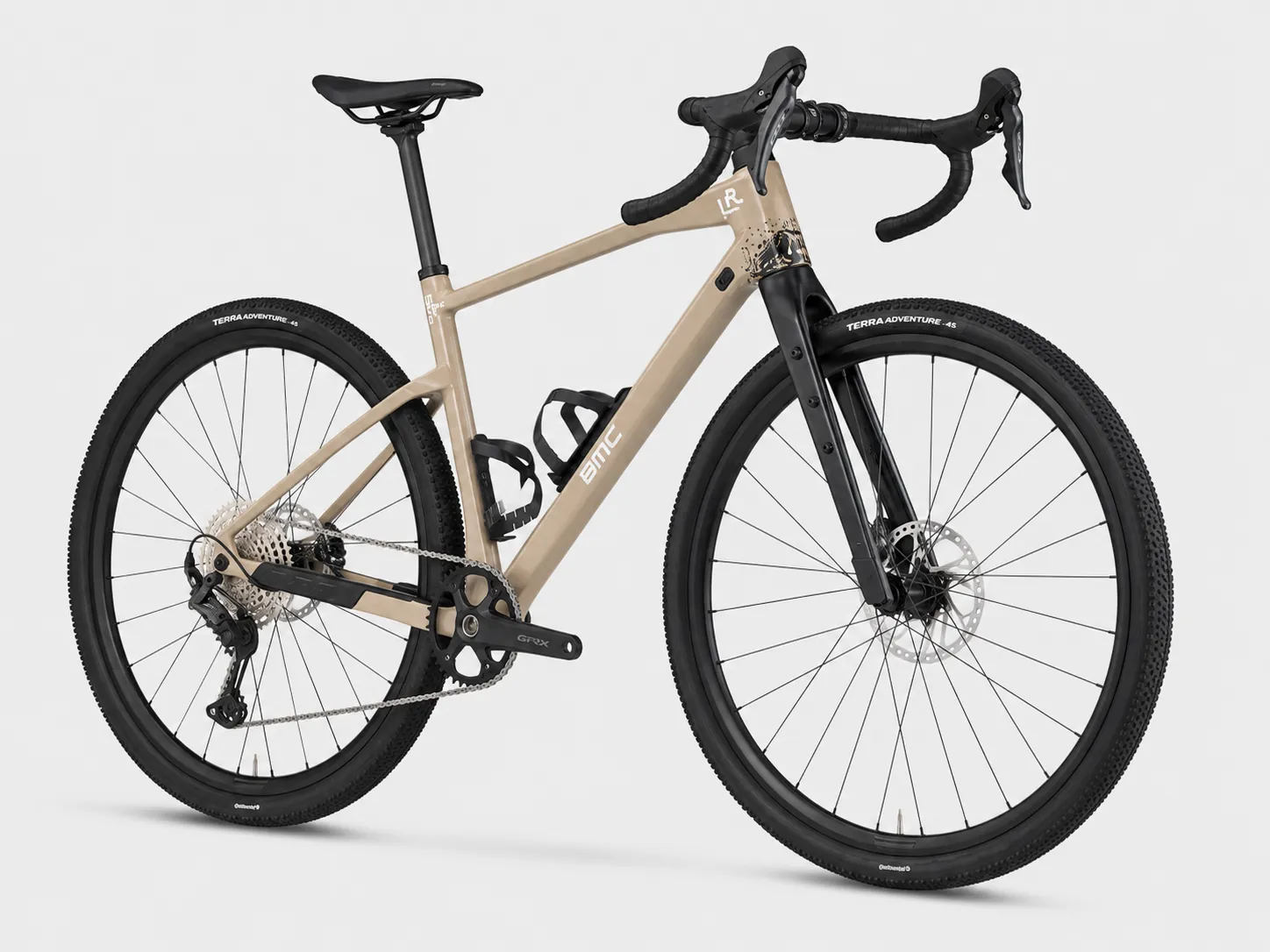 BMC URS TWO – Carbon Gravel Bike mit Gravel+ Geometrie, Shimano GRX 1x12 Transmission & Integrated Storage – Image 2