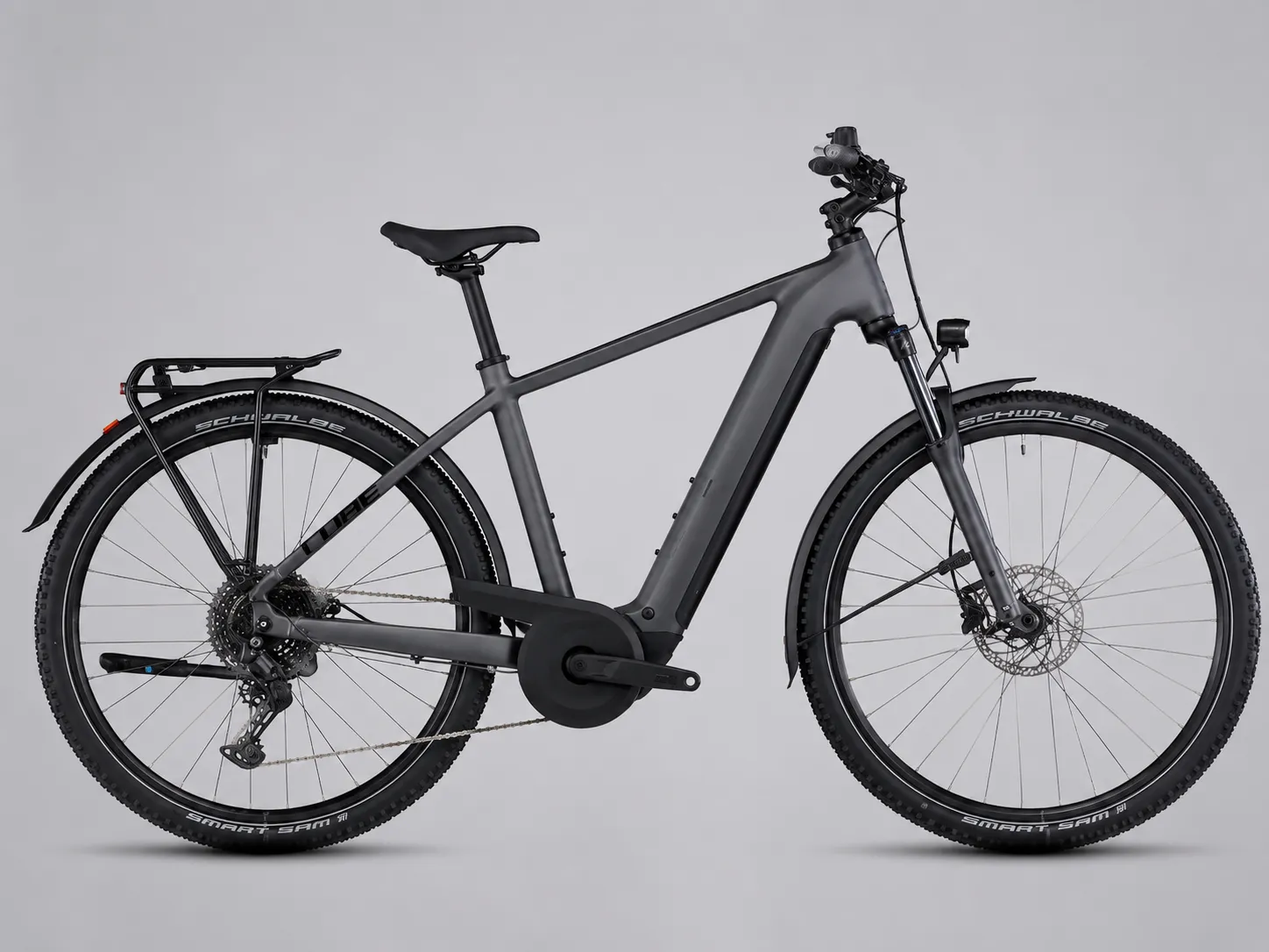 CUBE Nuride Hybrid Performance 600 – Vielseitiges Offroad-Trekking E-Bike mit Bosch Performance Line (75Nm), 600Wh, Shimano Cues 10-Speed & Vollausstattung