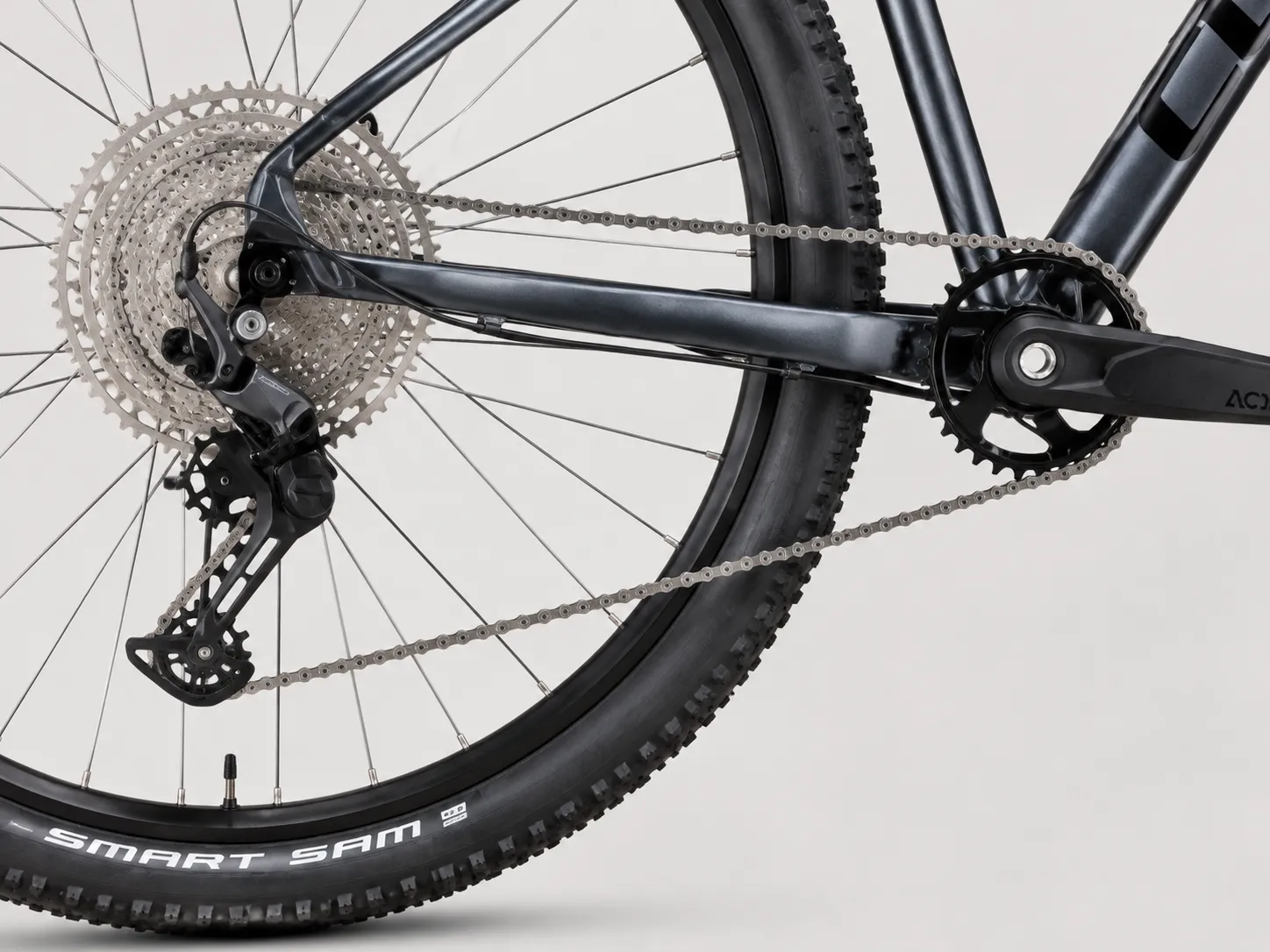 CUBE Attention Pro – Aluminium Hardtail MTB mit SR Suntour X1-32 AIR 100mm, Shimano Deore 12-Speed, ACID MTB Pro Kurbel & Shimano MT200 Bremsen – Image 4