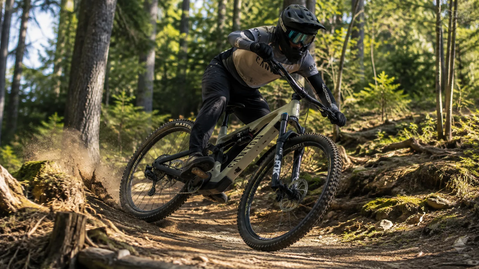 Canyon Spectral:ON CF 9 Di2 – E-MTB mit Karbonrahmen, Shimano EP801, elektronischer Shimano Deore XT Di2 & Fox 38 Performance Elite – Image 5