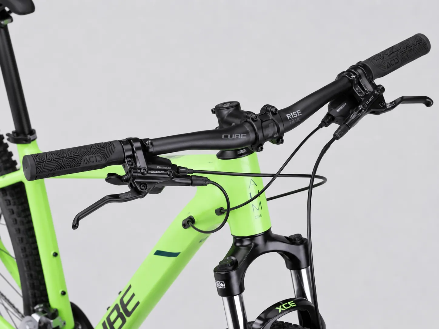 CUBE Aim ONE – Erschwingliches Aluminium Hardtail MTB mit SR Suntour XCE 100mm, Shimano 2x8 Schaltung & Hydraulischen Clarks Clout Bremsen – Image 3