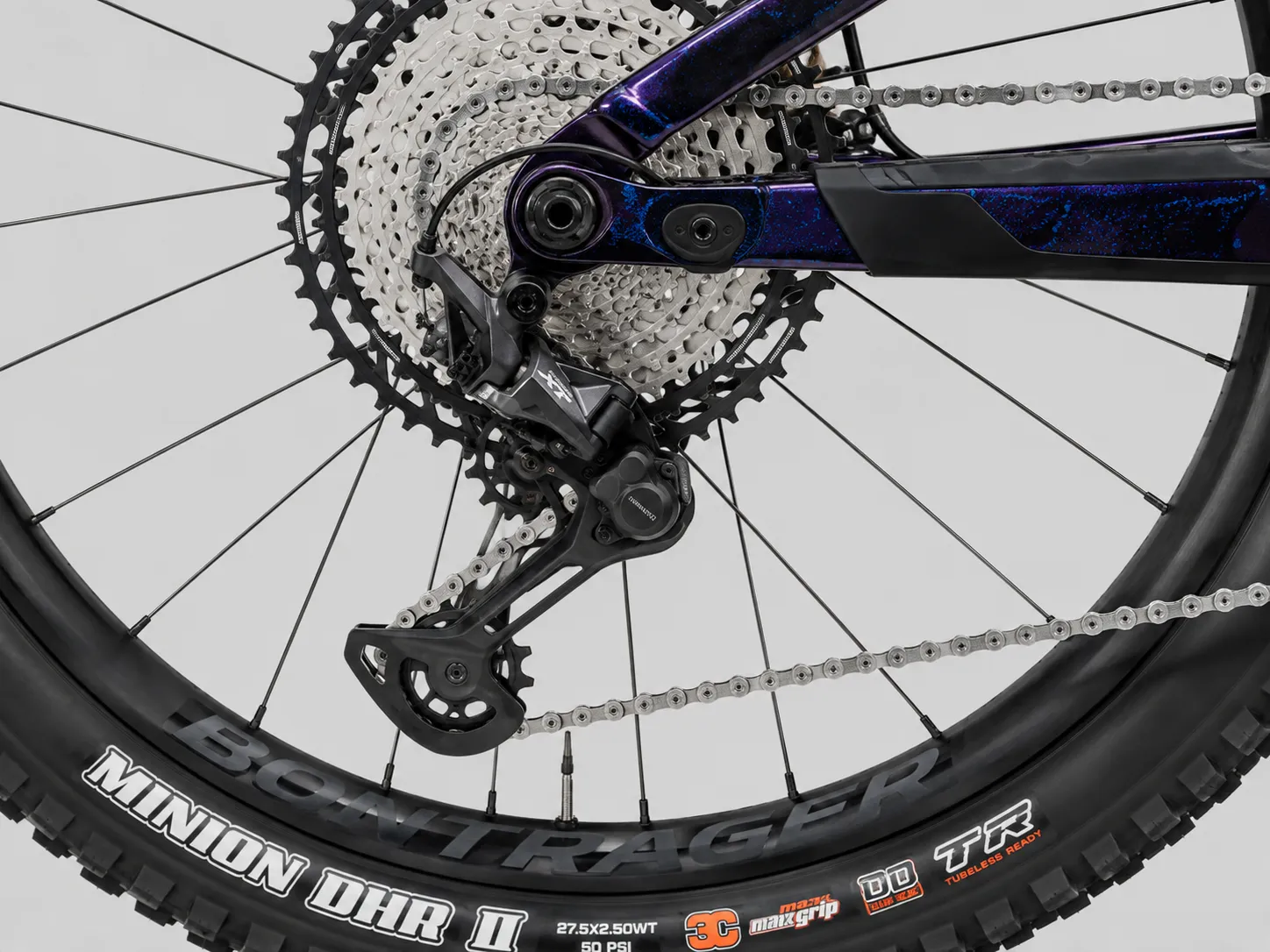 Trek Fuel+ MX 9.8 XT Gen 2 – Carbon Mullet Light-E-MTB mit OCLV Mountain Carbon, TQ-HPR60 580Wh, Fox Factory 36 Kashima & Shimano XT M8220 4-Piston – Image 4