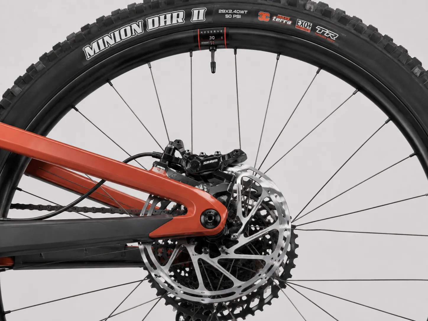 Santa Cruz Hightower 70 – Vielseitiges Trail / All-Mountain MTB mit VPP-System (150mm), Reserve 30|TR AL Felgen & Maxxis Minion Bereifung – Image 4