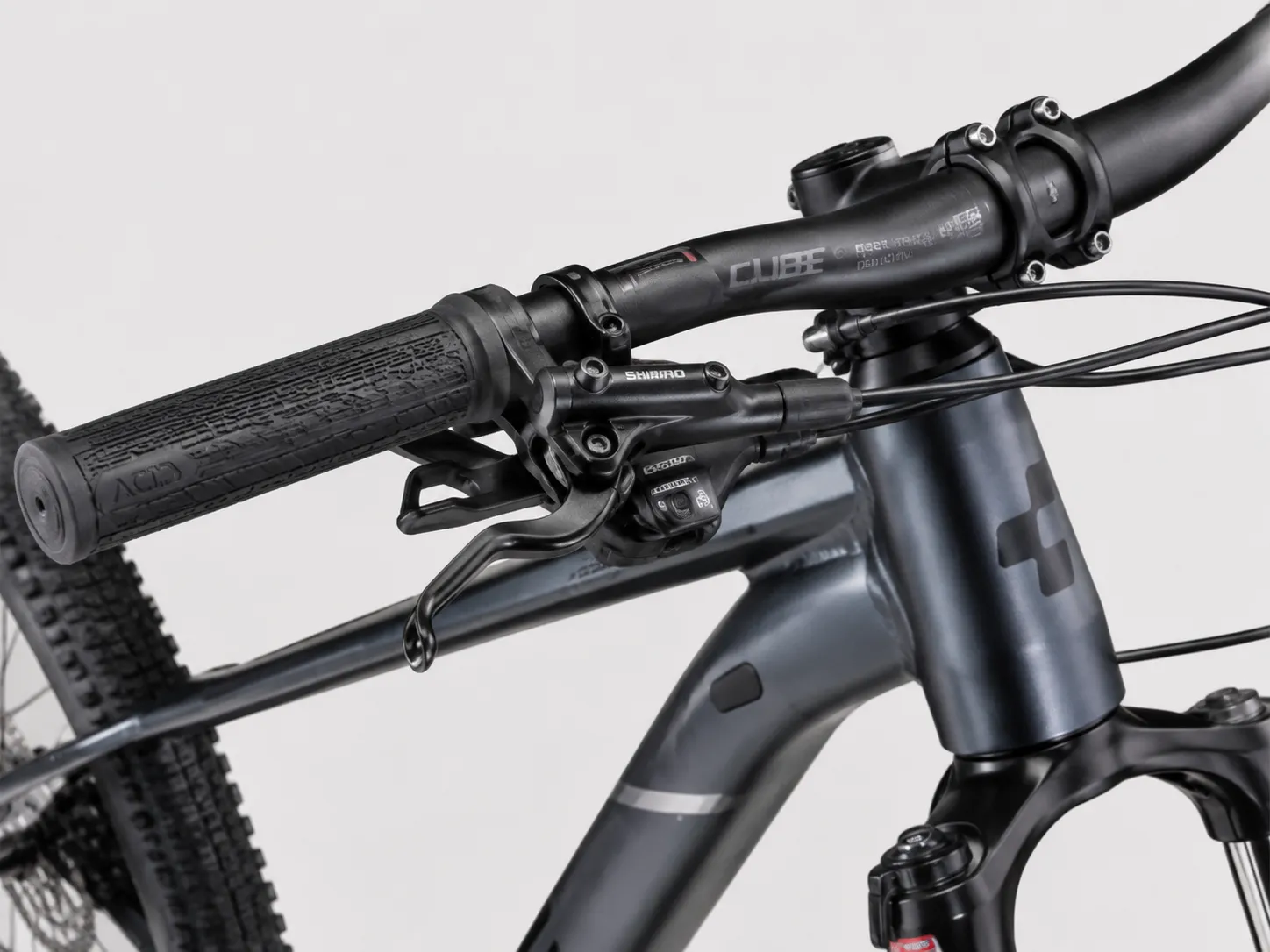 CUBE Attention Pro – Aluminium Hardtail MTB mit SR Suntour X1-32 AIR 100mm, Shimano Deore 12-Speed, ACID MTB Pro Kurbel & Shimano MT200 Bremsen – Image 3